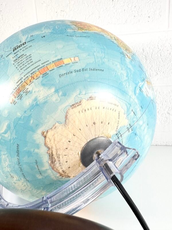 GLOBE LUMINEUX