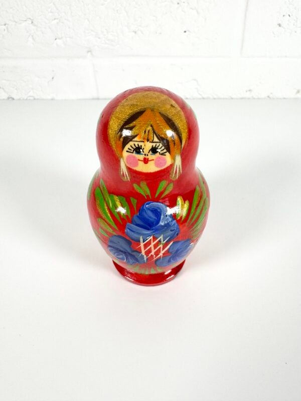 PETITE POUPÉE RUSSE ROUGE
