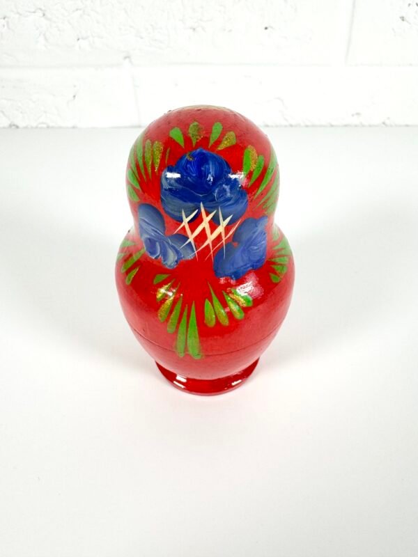 PETITE POUPÉE RUSSE ROUGE