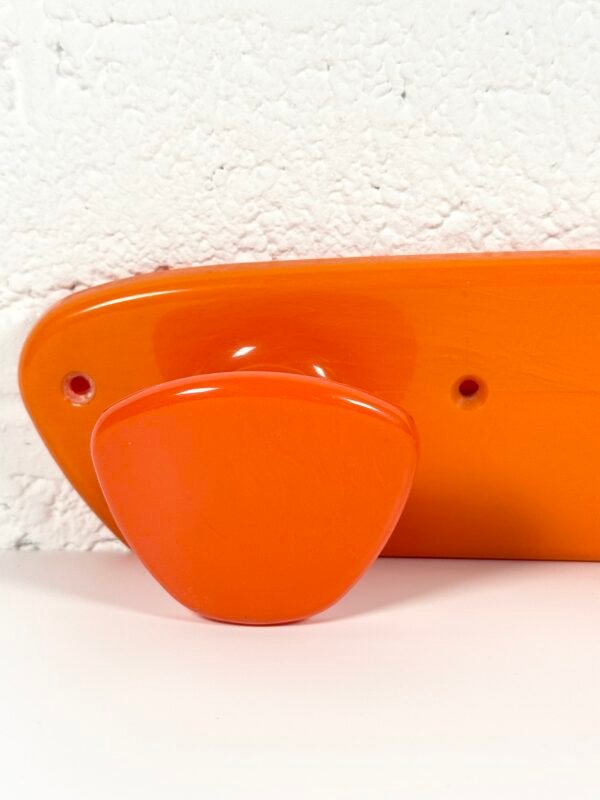 IMG_8768 PATÈRE MURALE ORANGE GILAC