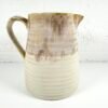 PICHET EN GRES BEIGE STRIÉ