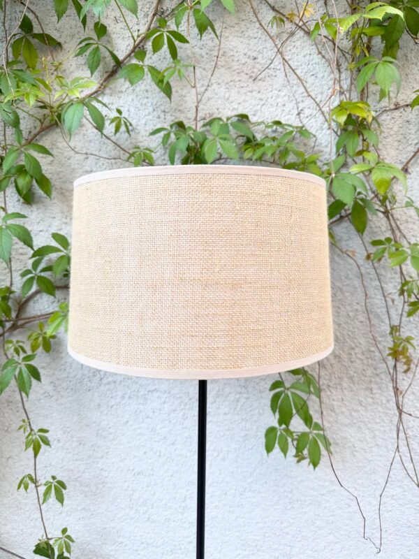 LAMPADAIRE NOIR ET NATUREL