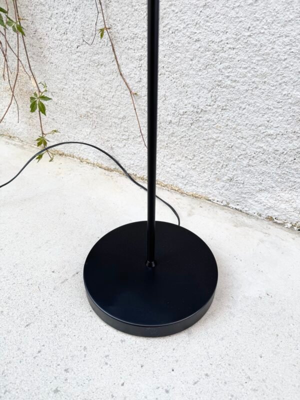 LAMPADAIRE NOIR ET NATUREL