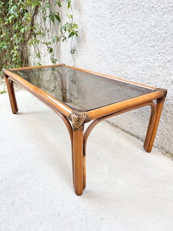 TABLE BASSE ROTIN ET VERRE FUMÉ