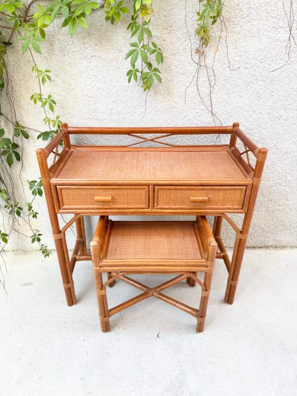 ENSEMBLE COIFFEUSE ET TABOURET ROTIN