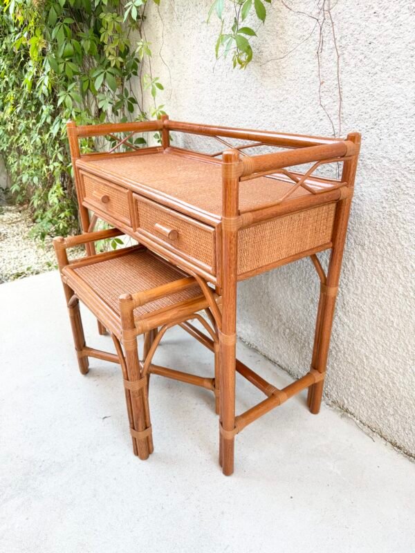 ENSEMBLE COIFFEUSE ET TABOURET ROTIN